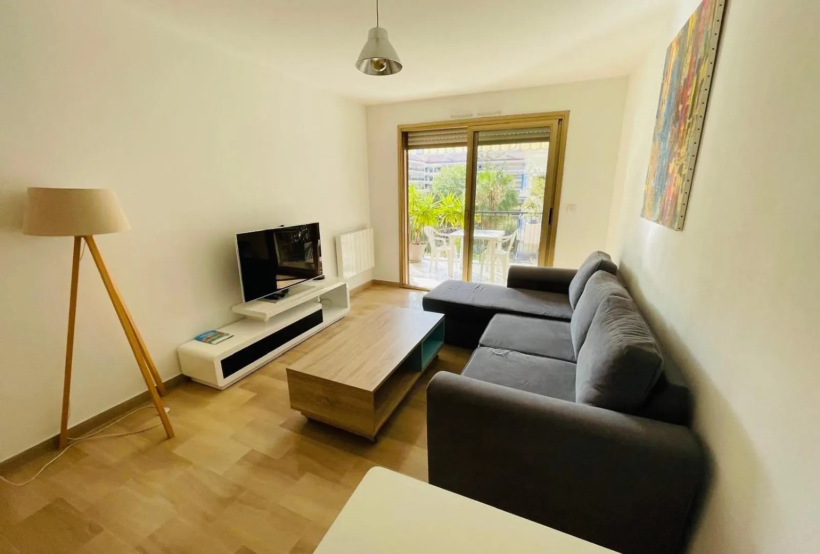 Beach Apartment With Tropical Garden And Mountain View Best Location Menton